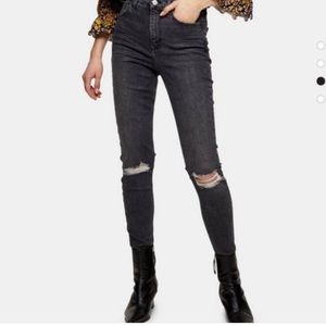 NWT Topshop Black Ripped Jamie Jeans